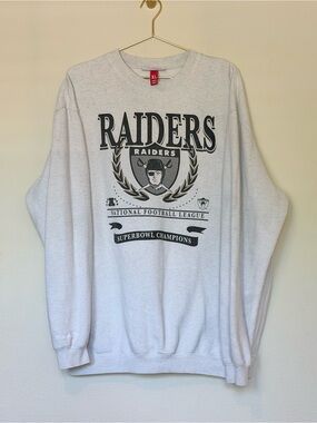 Raiders White Graphic Crewneck Sweatshirt - Classic NFL Team Pullover